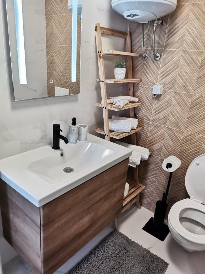 Apartmani Darko Rtina Exterior foto